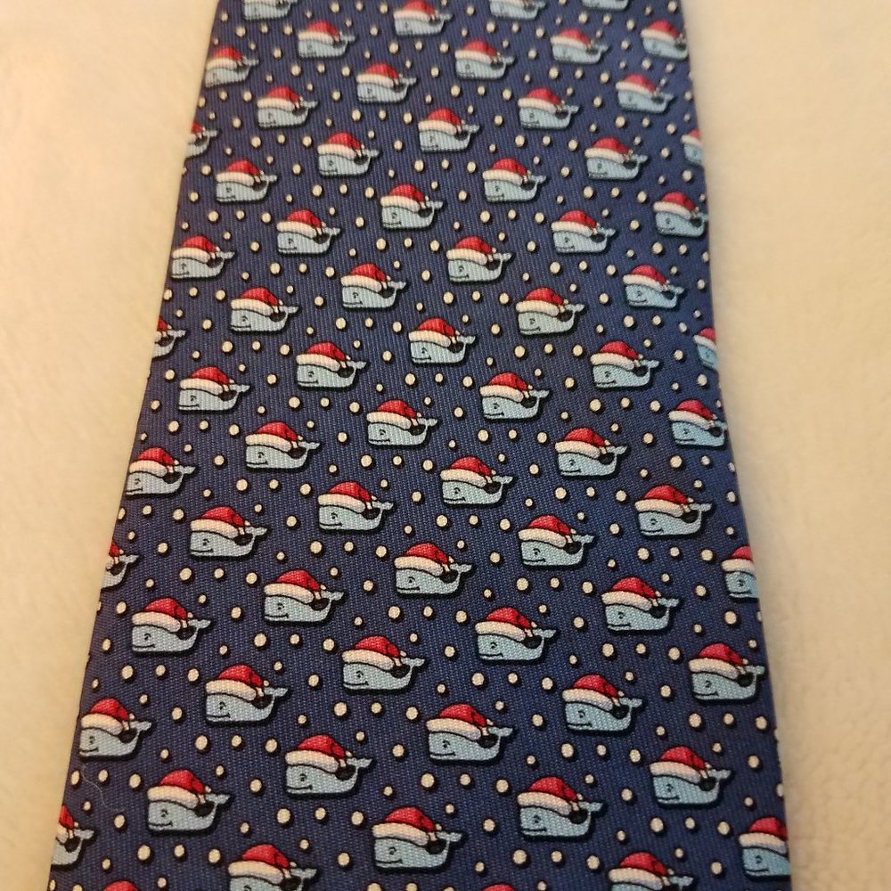 Vineyard Vines Whale Logo Santa Hat Tie
